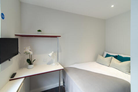 7 Queen Anne bedroom 1