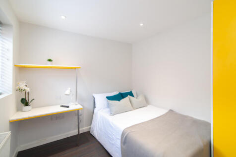 7 Queen Anne bedroom 3