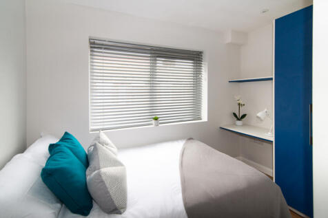 7 Queen Anne bedroom 6