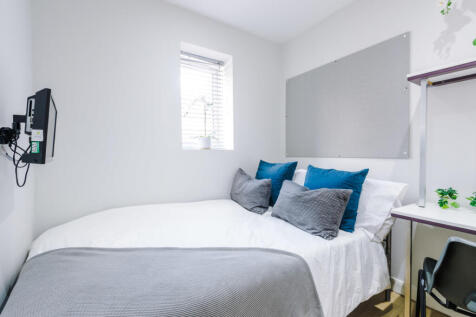 32 Cauldon Road Bedroom 1