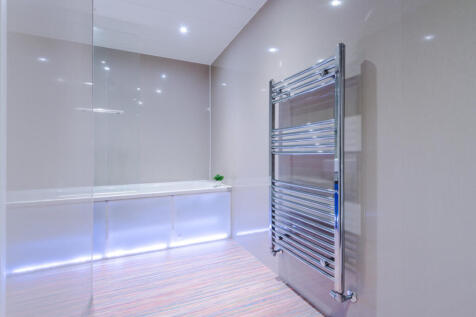 32 Cauldon Road Bathroom 1