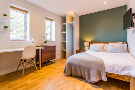 St Hilds Flat 4 bedroom 1