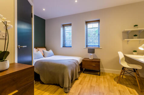 St Hilds Flat 4 bedroom 5