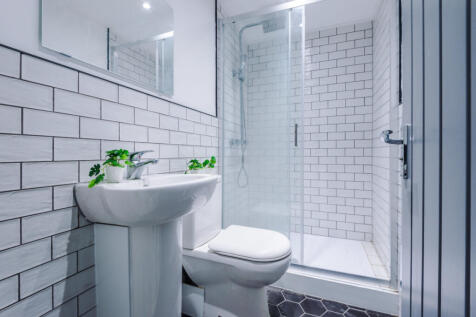 21 Gladstone Terrace bathroom 1