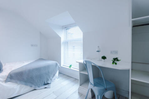 21 Gladstone Terrace bedroom 10