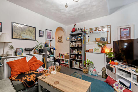 Living Room2 T202506031210.jpg