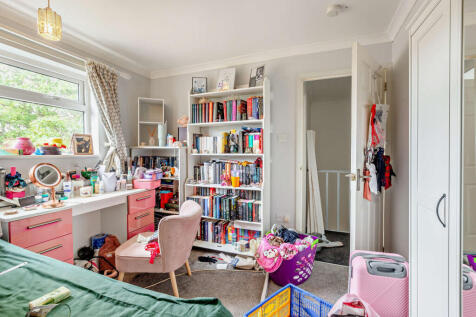 Bedroom 2-Pro  2  T202508112035.jpg