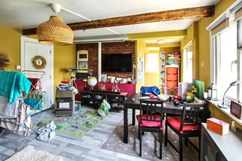 Living Room  2  T202507141620.jpg