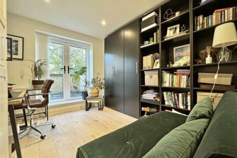 Bedroom 3 : Study.jpg