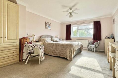 Master Bedroom.jpg