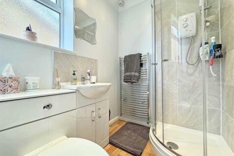 Shower Room.jpg