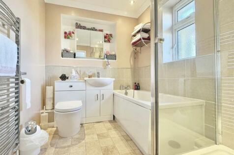 Bathroom.jpg