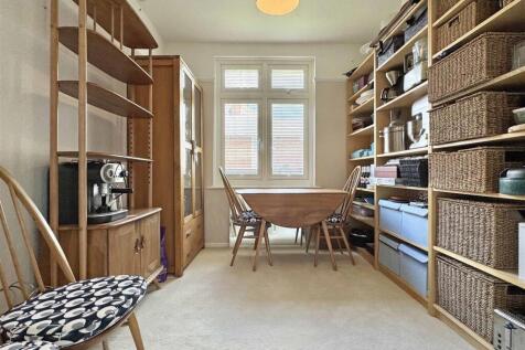 Bedroom 4.jpg