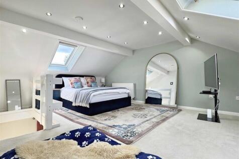 Master Bedroom.jpg