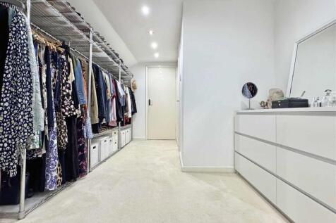 Dressing Room b.jpg