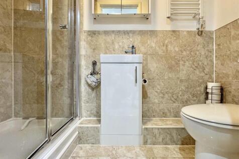 Shower Room.jpg