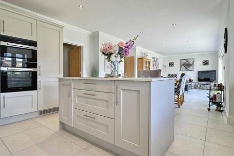 Kitchen, Dining &amp; Family Room.jpg