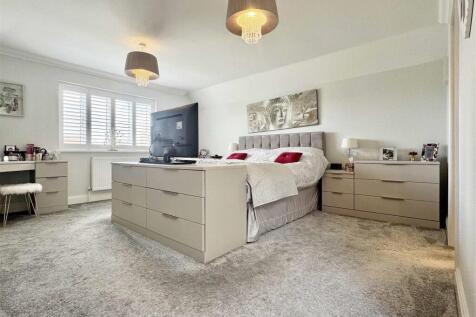 Master Bedroom.jpg