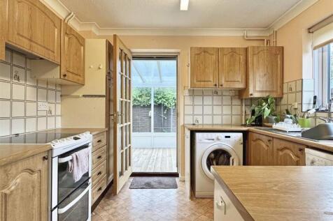 Kitchen (c).jpg