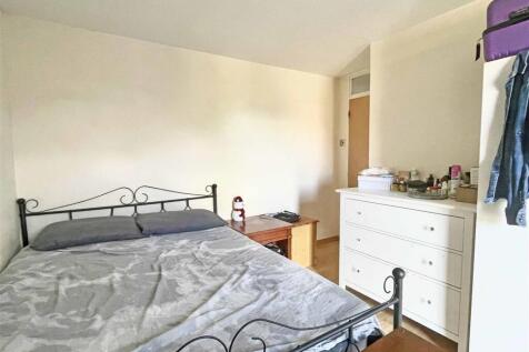Bed1a.jpg