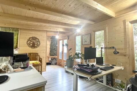office1.jpg