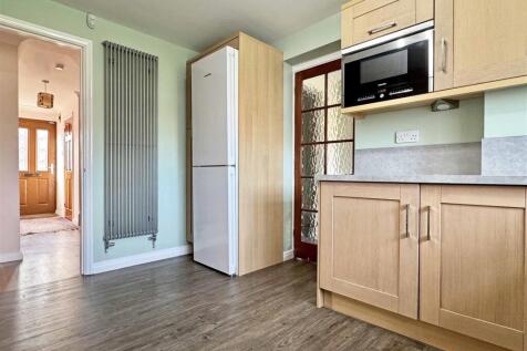 Kitchen (b).jpg