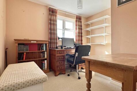 Bedroom 4.jpg