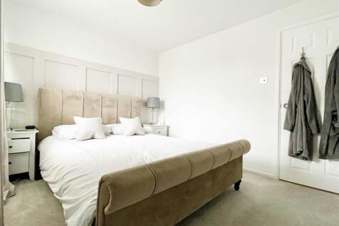 Bed1a.jpg
