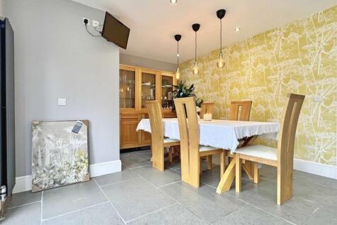 Dining Area.jpg