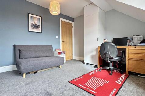 Bedroom 3b.jpg