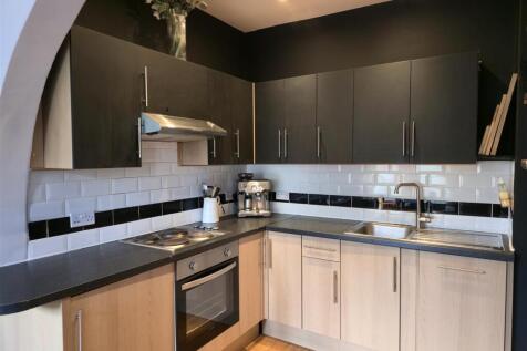 Kitchen 2.jpg