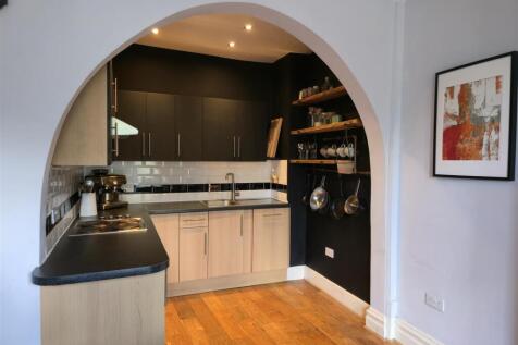 Kitchen 1.jpg