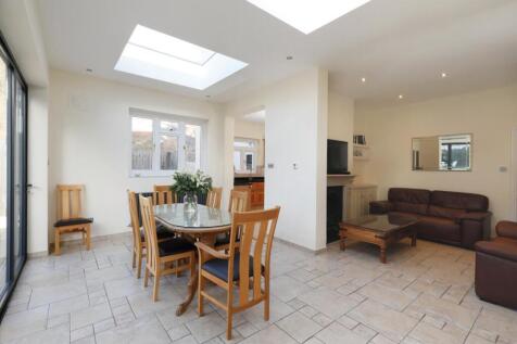 Dora Rd 131 - Brek Sitt Kitch.jpg