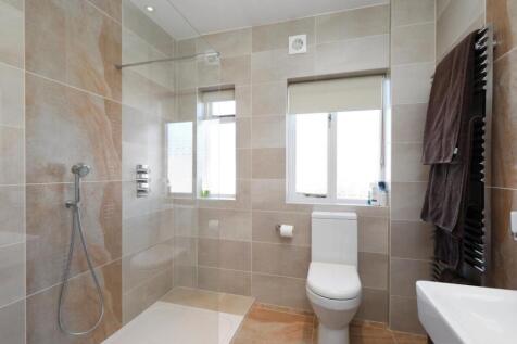 Dora Rd 131 - Main shower.jpg