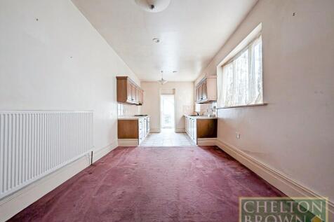 Kitchen &amp; Breakfast