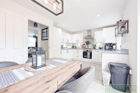 Kitchen &amp; Diner