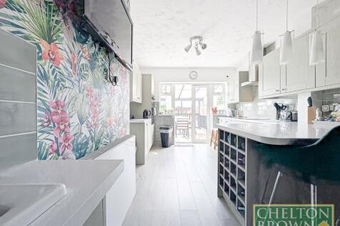 Kitchen &amp; Breakfast