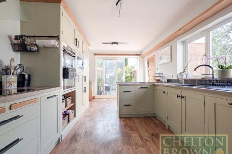 Kitchen &amp; Breakfast