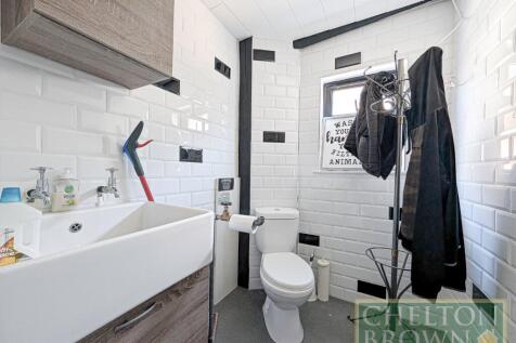 Pool Room Wc