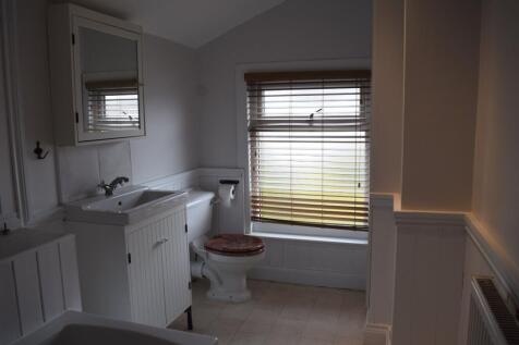 Bathroom .JPG