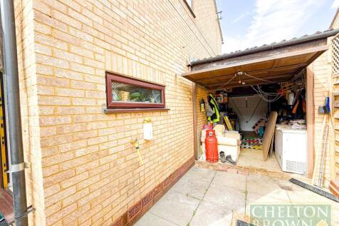 Rear Graden/ Garage