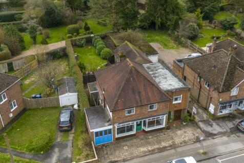 Externals 35-37 High Street, HP16 9EJ-2.jpg