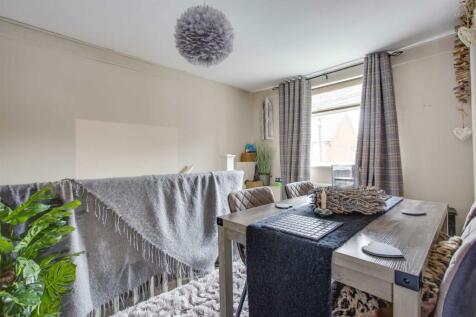 FFF, 35-37 High Street, HP16 9EJ (LOW RES)-5.jpg