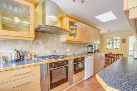 51 Inkerman Drive, HP15 7JJ-12.jpg