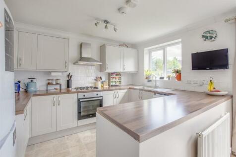 38 Kite Wood Road, HP10 8HH-9.jpg