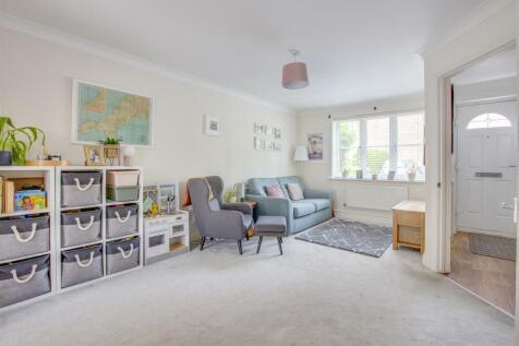 38 Kite Wood Road, HP10 8HH-5.jpg