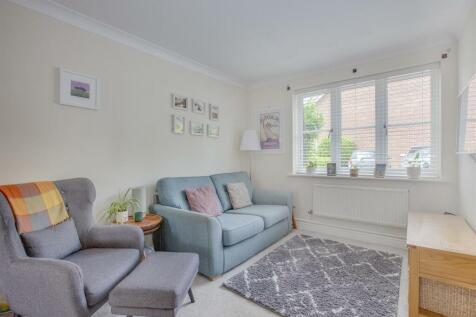 38 Kite Wood Road, HP10 8HH-6.jpg
