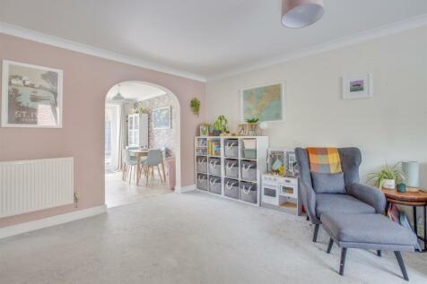 38 Kite Wood Road, HP10 8HH-7.jpg