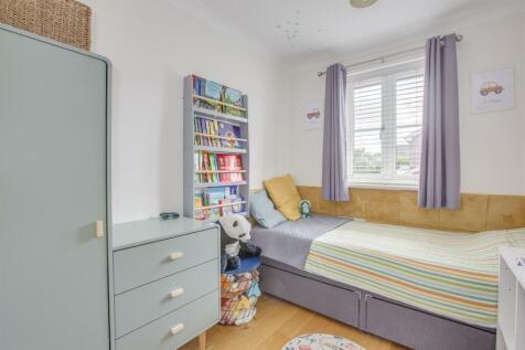 38 Kite Wood Road, HP10 8HH-1.jpg