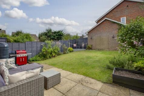38 Kite Wood Road, HP10 8HH-11.jpg